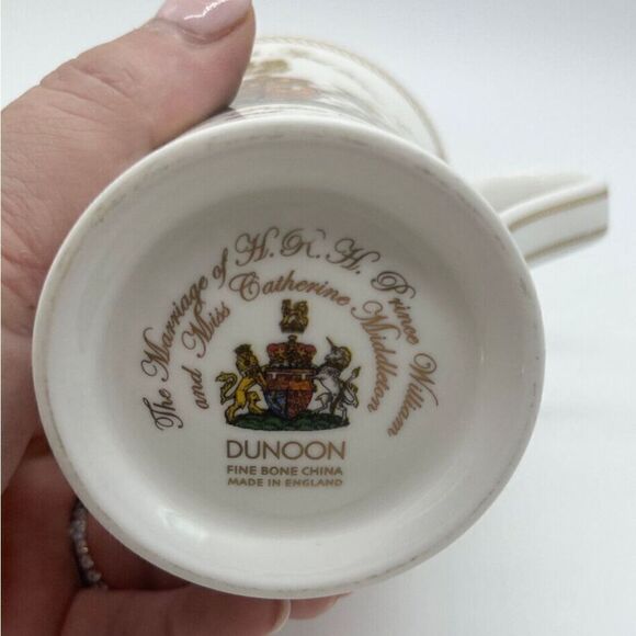 Dunoon H.R.H.Prince William Cate‎ Middleton Wedding (2011)-Royal Collection Mug - Picture 4 of 6